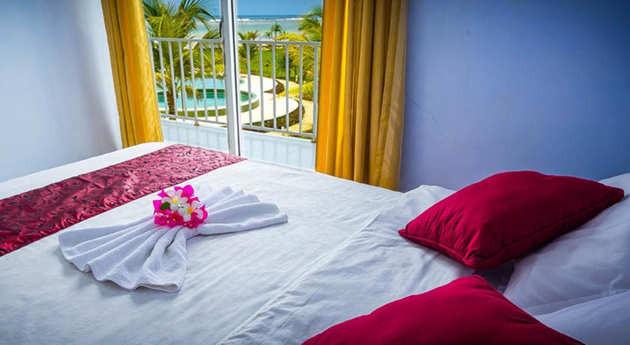 Turtle Beach Hotel Ujunggenteng Стая снимка
