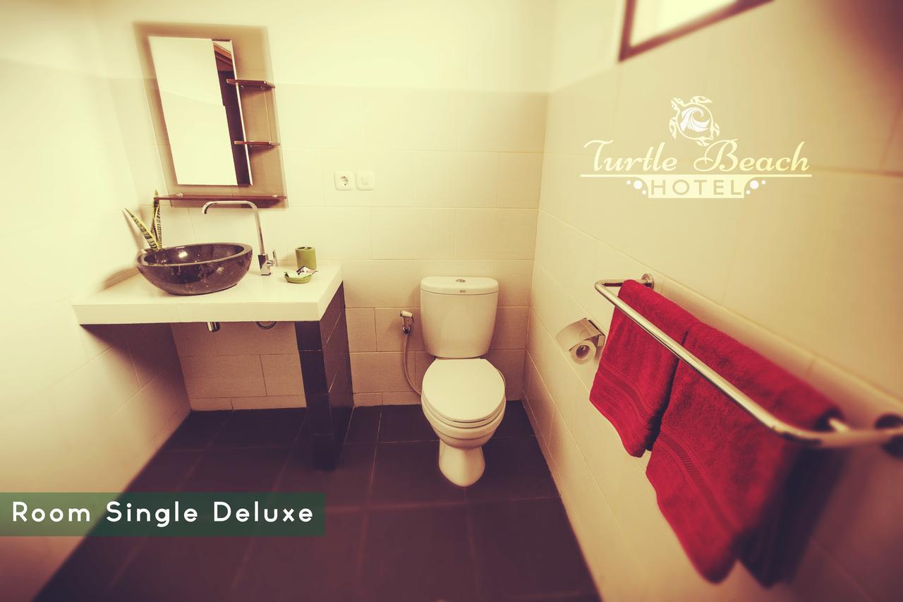 Turtle Beach Hotel Ujunggenteng Екстериор снимка