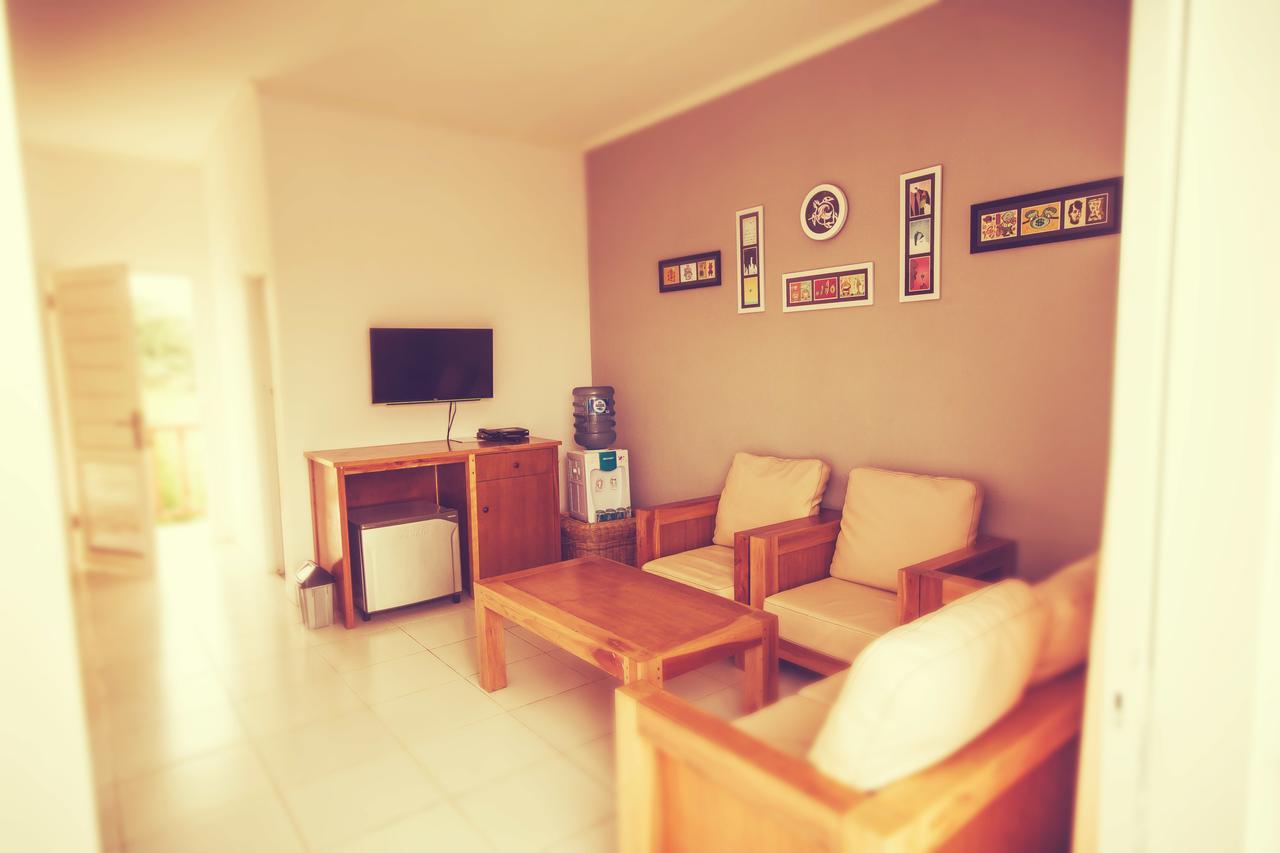 Turtle Beach Hotel Ujunggenteng Екстериор снимка